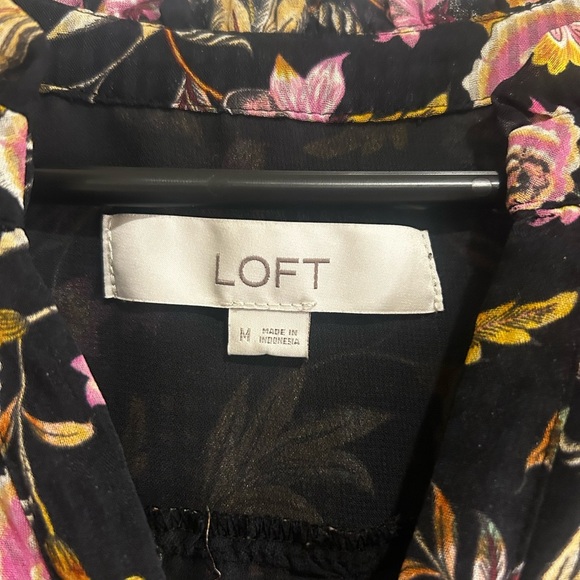 LOFT Women’s Black Blouse with Pink Yellow Floral Pattern Ruffle Trim Sz. Medium - Picture 2 of 9